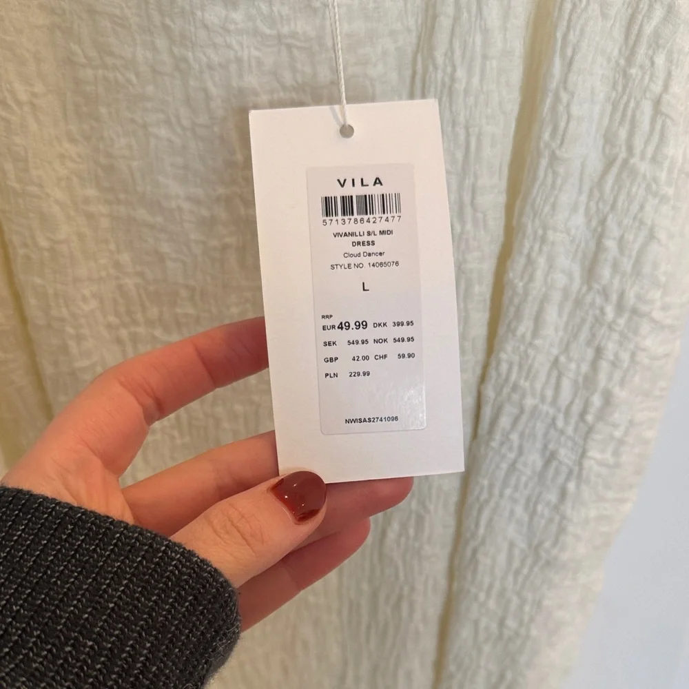 VILA Ivory Textured Sleeveless Midi Dress - Picture 3 of 4